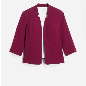 Kenzie. Notched collar blazer. Burgundy